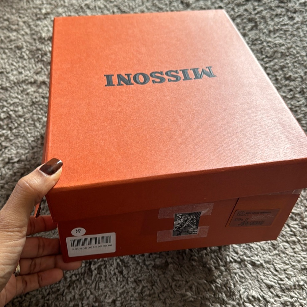 Missoni size 7 women brand new in box . Wrap around ankle
